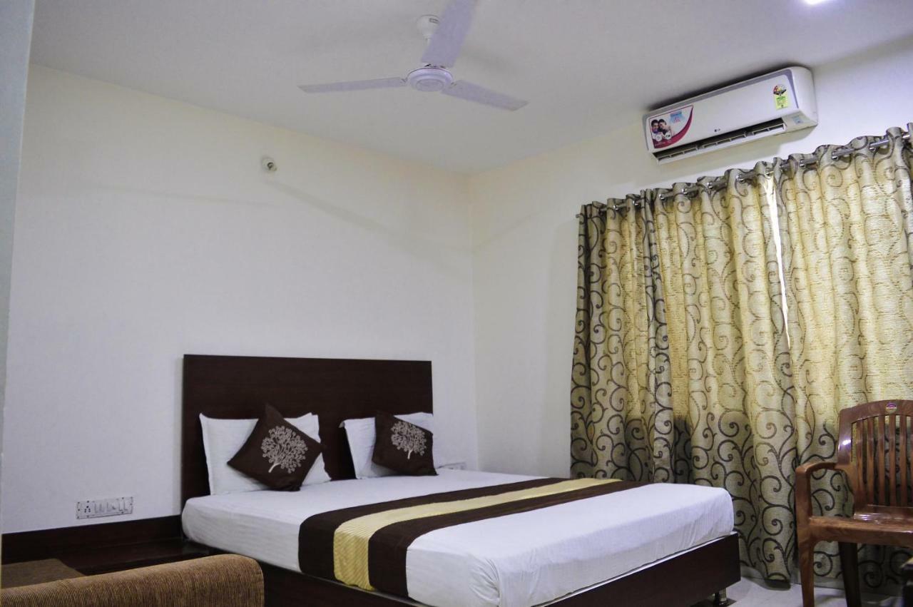 Hotel Maheshwari Avenue ウッジャイン エクステリア 写真