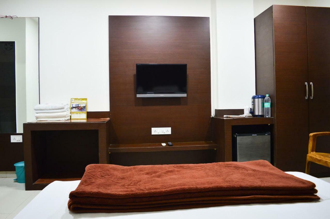 Hotel Maheshwari Avenue ウッジャイン エクステリア 写真