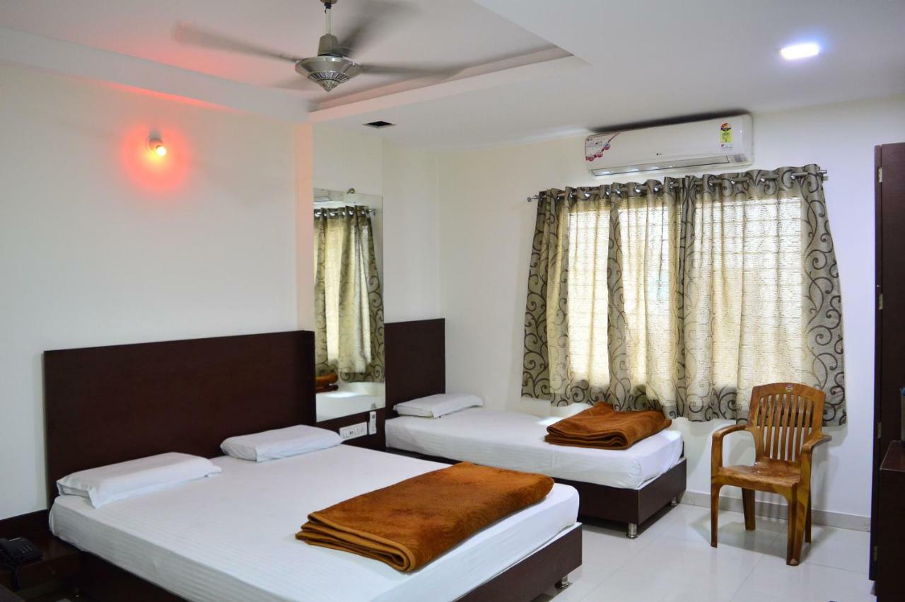 Hotel Maheshwari Avenue ウッジャイン エクステリア 写真