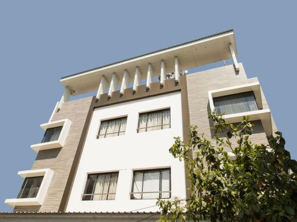 Hotel Maheshwari Avenue ウッジャイン エクステリア 写真