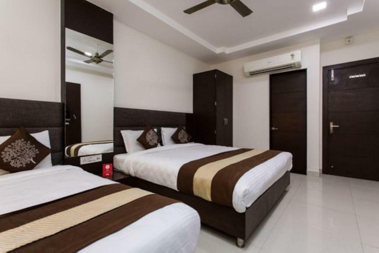 Hotel Maheshwari Avenue ウッジャイン エクステリア 写真